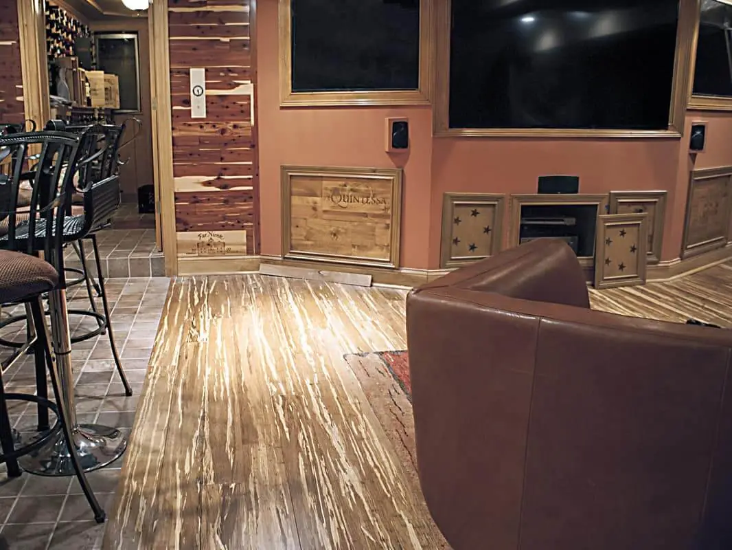 Exotic Blonde, Entertainment Room, Central Ohio
